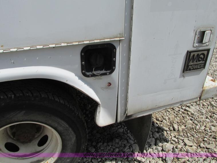 image for item G6538 2004 Ford F350 Super Duty XL utility truck