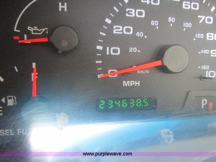 image for item G6538 2004 Ford F350 Super Duty XL utility truck