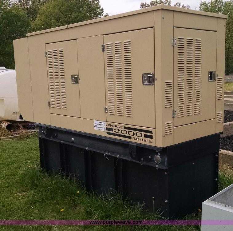 image for item G6617 Generac 2000 Series generator
