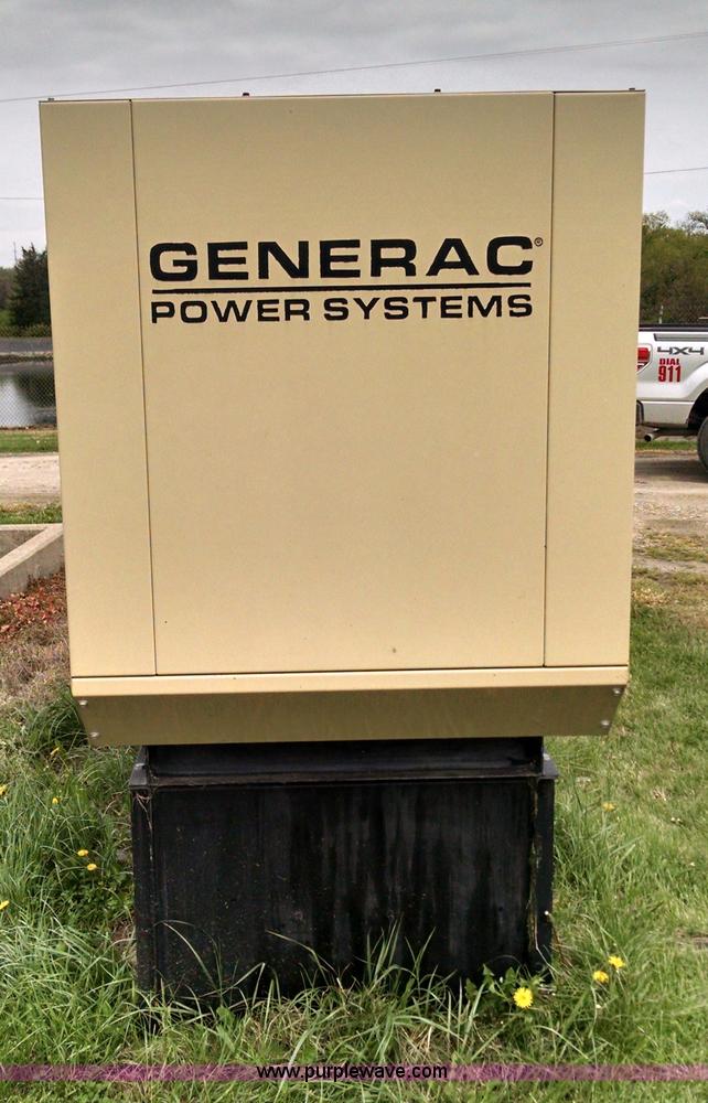 image for item G6617 Generac 2000 Series generator