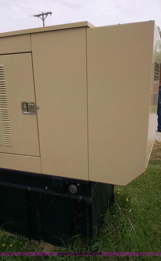 image for item G6617 Generac 2000 Series generator