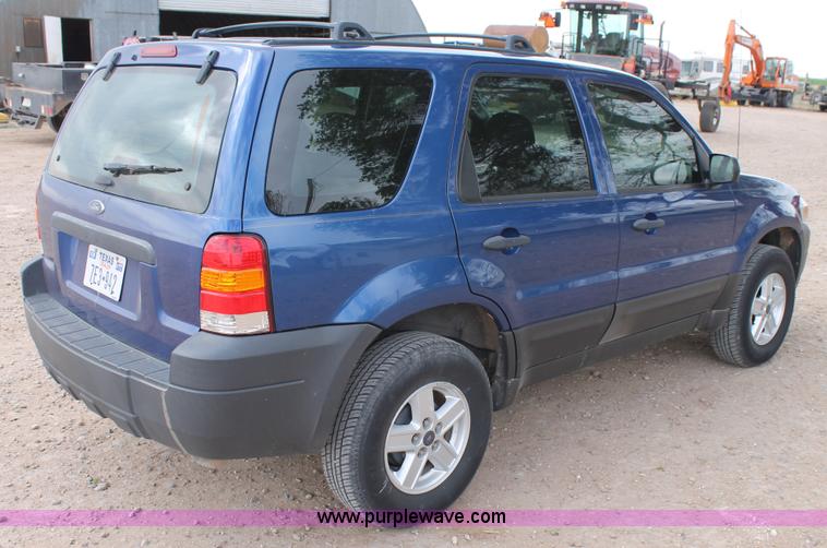 image for item H1533 2007 Ford Escape SUV