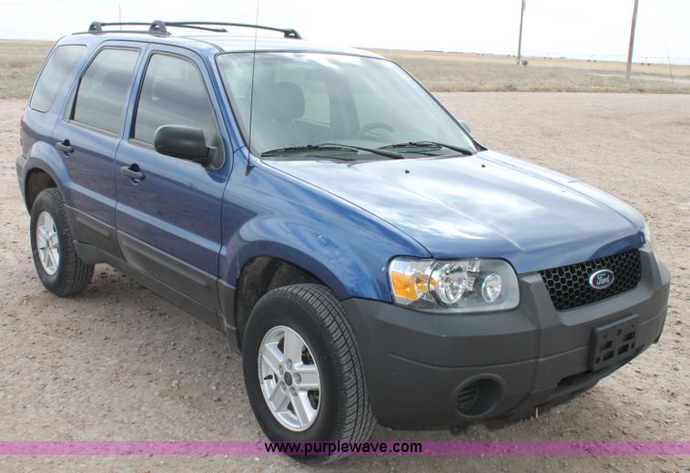 image for item H1533 2007 Ford Escape SUV