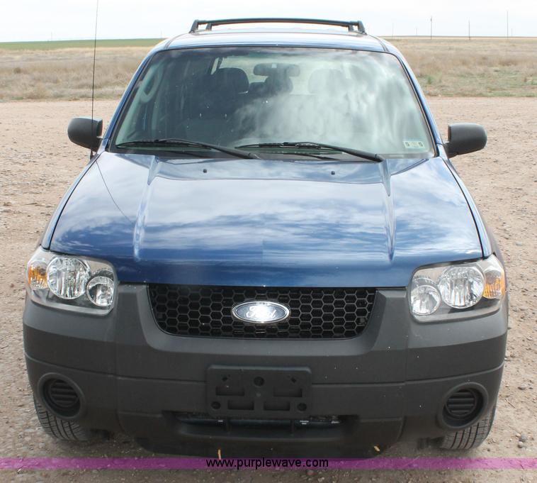 image for item H1533 2007 Ford Escape SUV