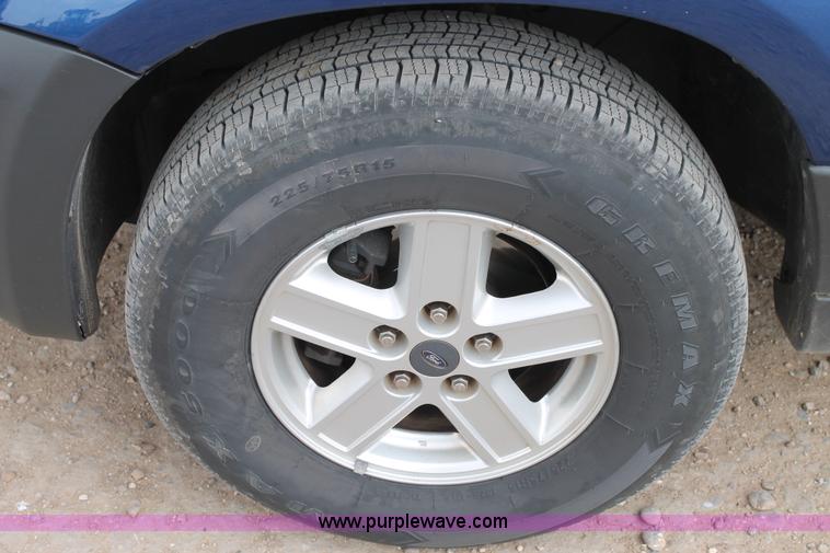 image for item H1533 2007 Ford Escape SUV