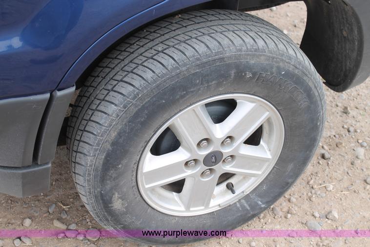image for item H1533 2007 Ford Escape SUV