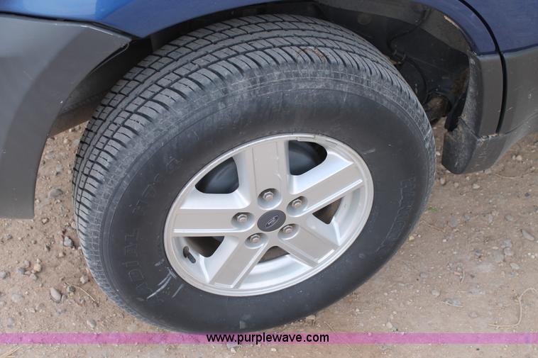 image for item H1533 2007 Ford Escape SUV