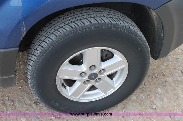 image for item H1533 2007 Ford Escape SUV