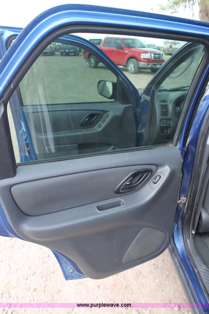 image for item H1533 2007 Ford Escape SUV