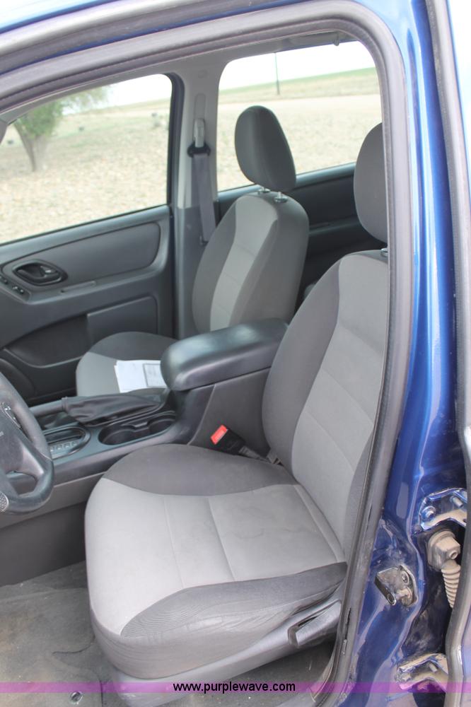 image for item H1533 2007 Ford Escape SUV