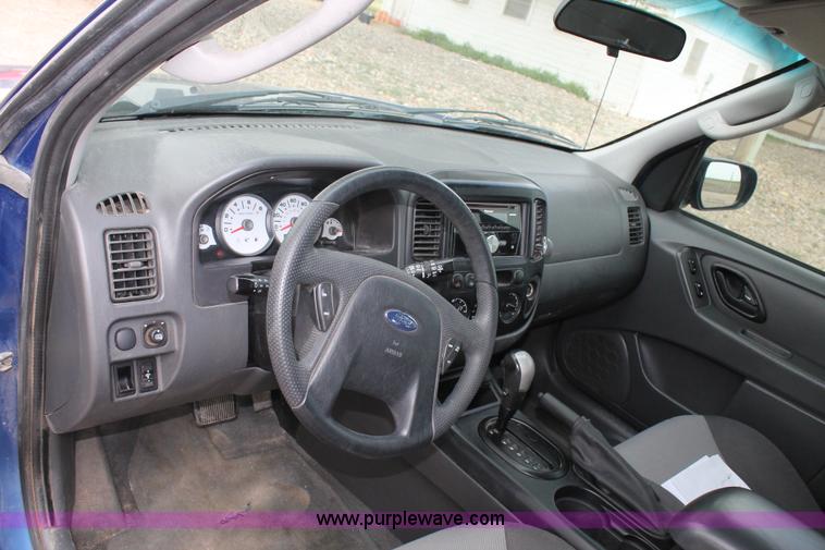 image for item H1533 2007 Ford Escape SUV