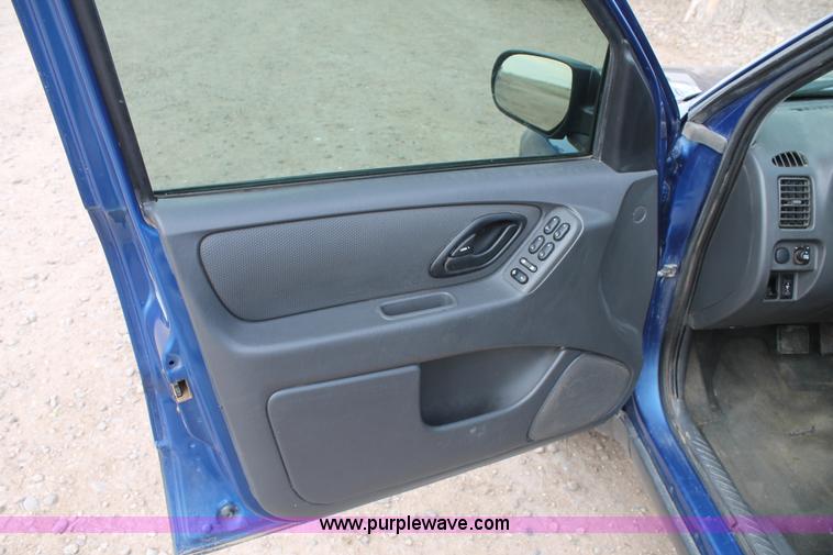 image for item H1533 2007 Ford Escape SUV