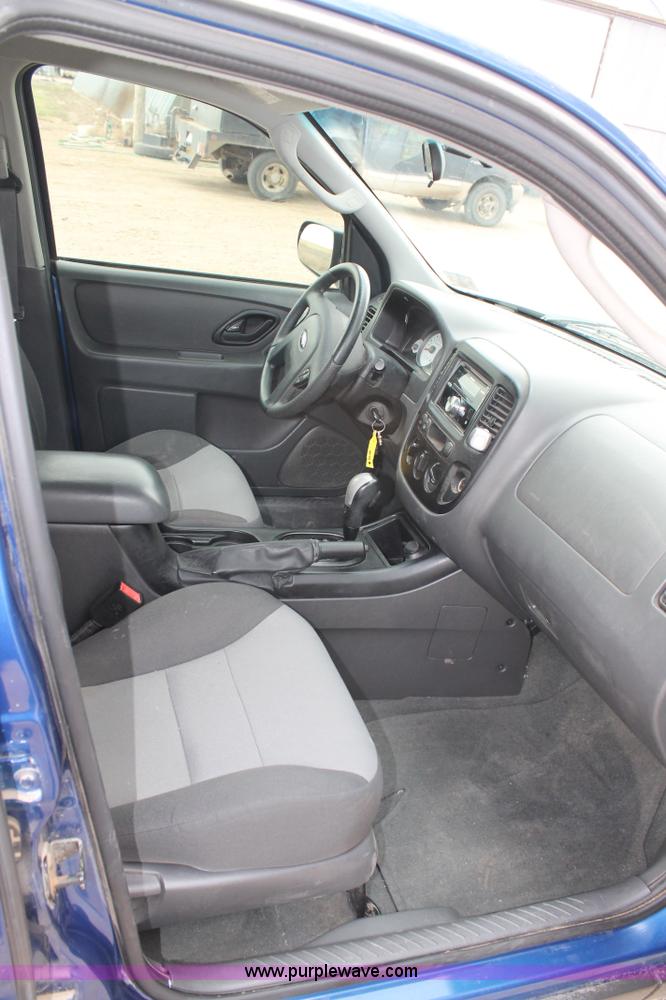 image for item H1533 2007 Ford Escape SUV