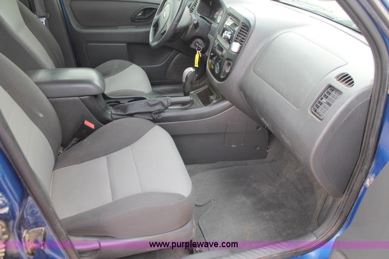 image for item H1533 2007 Ford Escape SUV