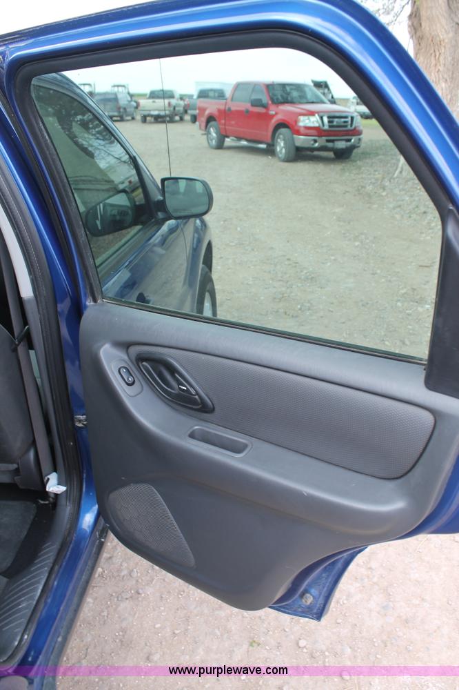 image for item H1533 2007 Ford Escape SUV