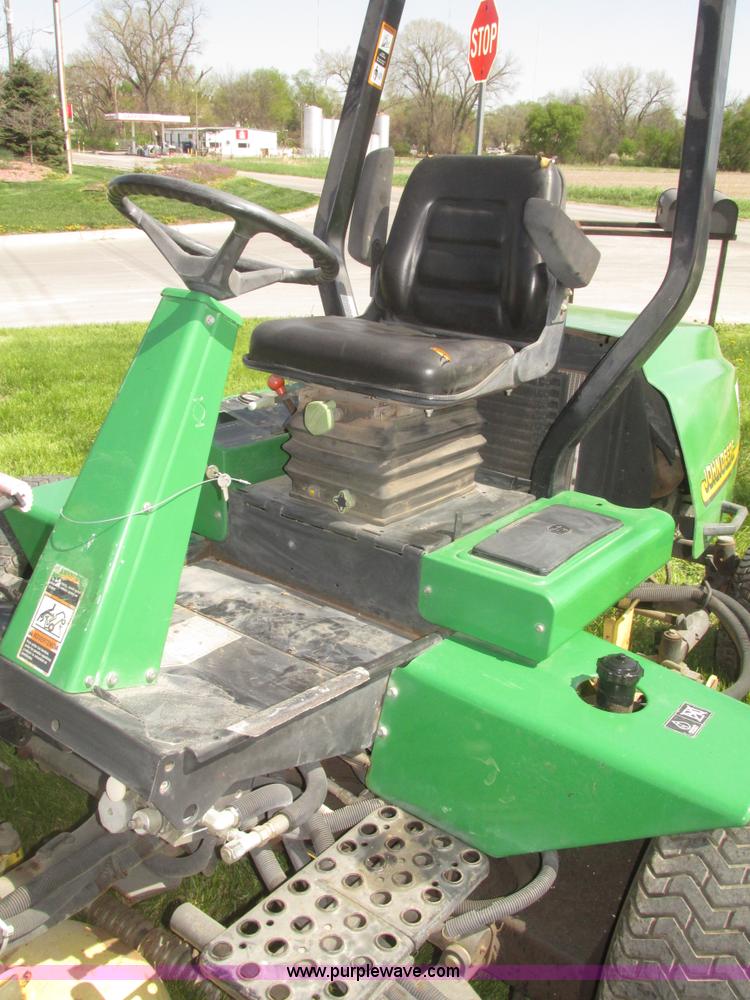 image for item H4658 John Deere 3235B commercial mower