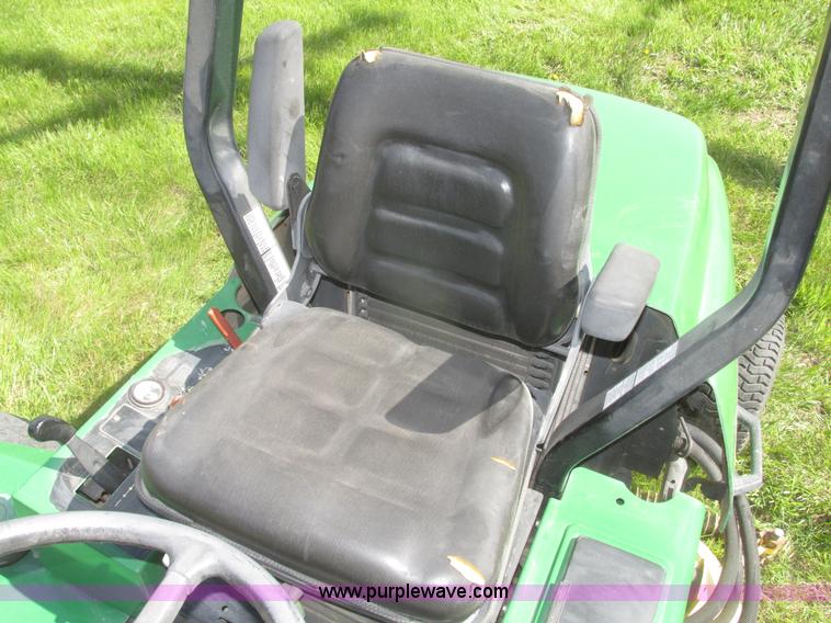 image for item H4658 John Deere 3235B commercial mower