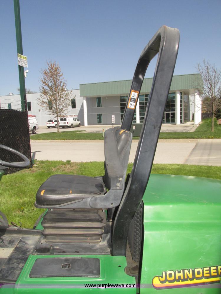 image for item H4658 John Deere 3235B commercial mower