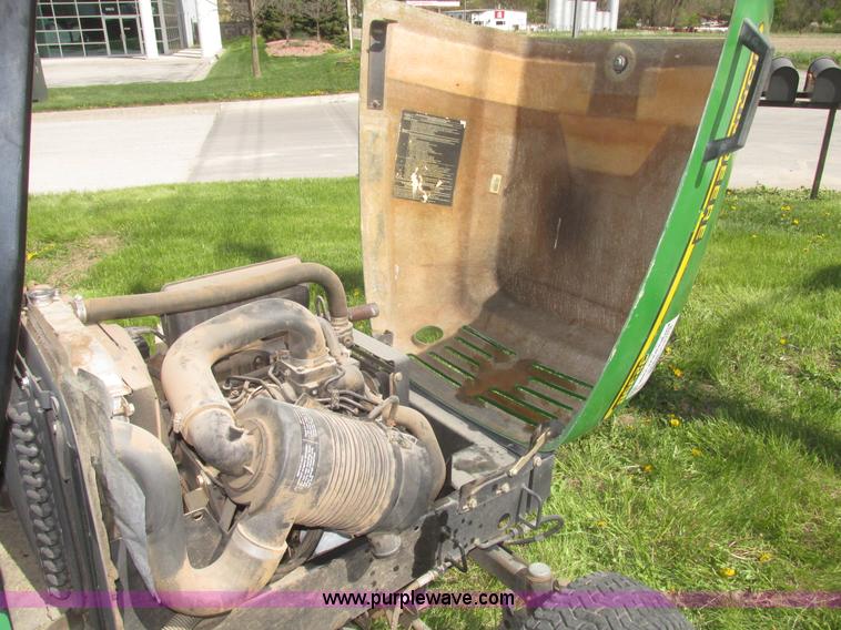 image for item H4658 John Deere 3235B commercial mower