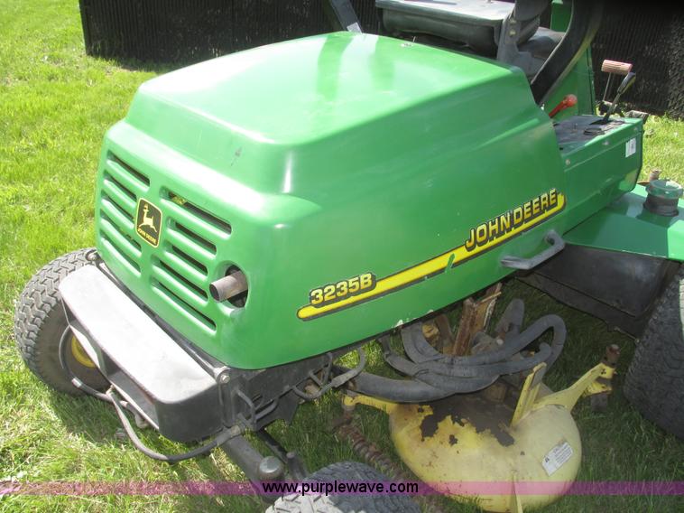 image for item H4658 John Deere 3235B commercial mower