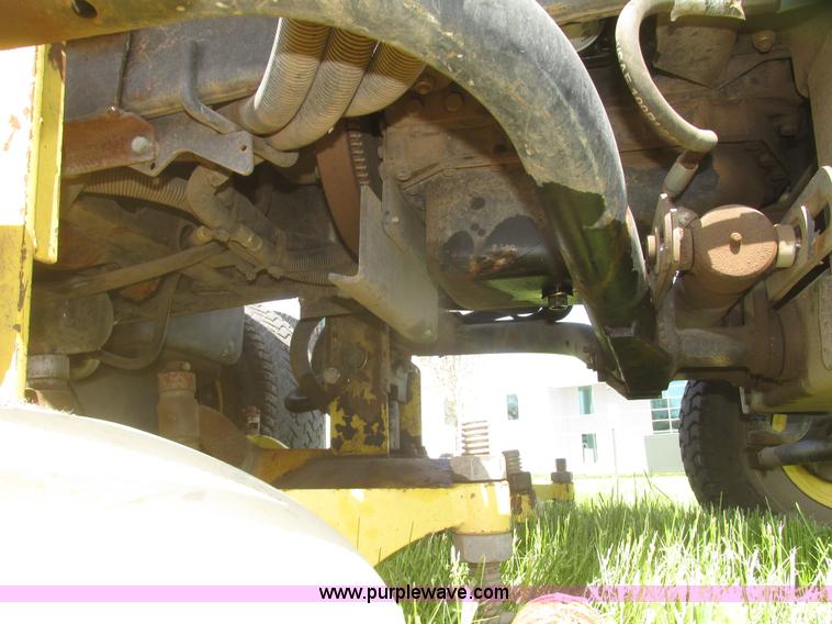 image for item H4658 John Deere 3235B commercial mower