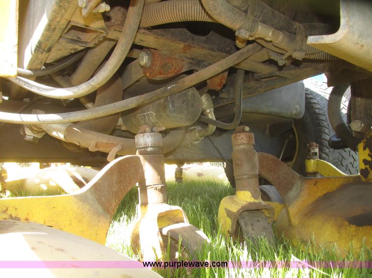 image for item H4658 John Deere 3235B commercial mower