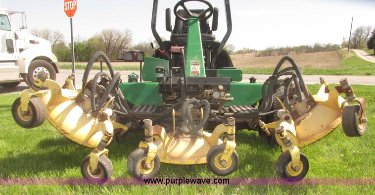 image for item H4658 John Deere 3235B commercial mower