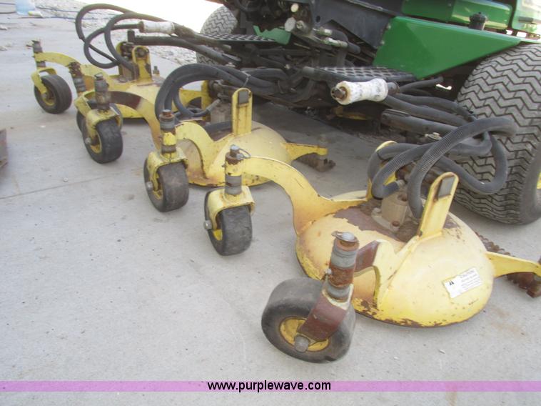 image for item H4658 John Deere 3235B commercial mower