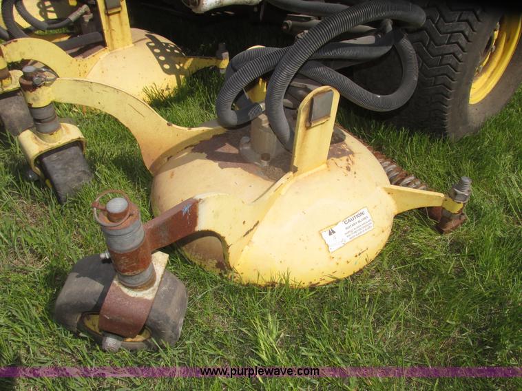 image for item H4658 John Deere 3235B commercial mower