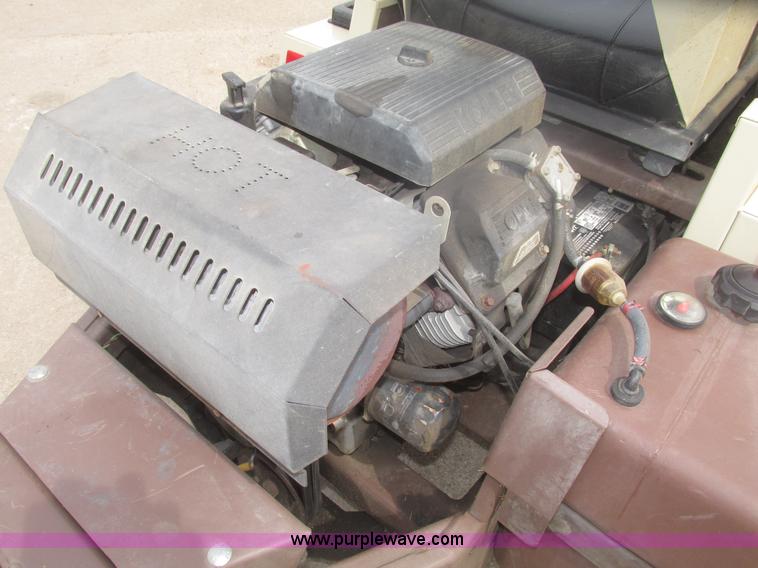 image for item H4670 Grasshopper 720K commercial mower