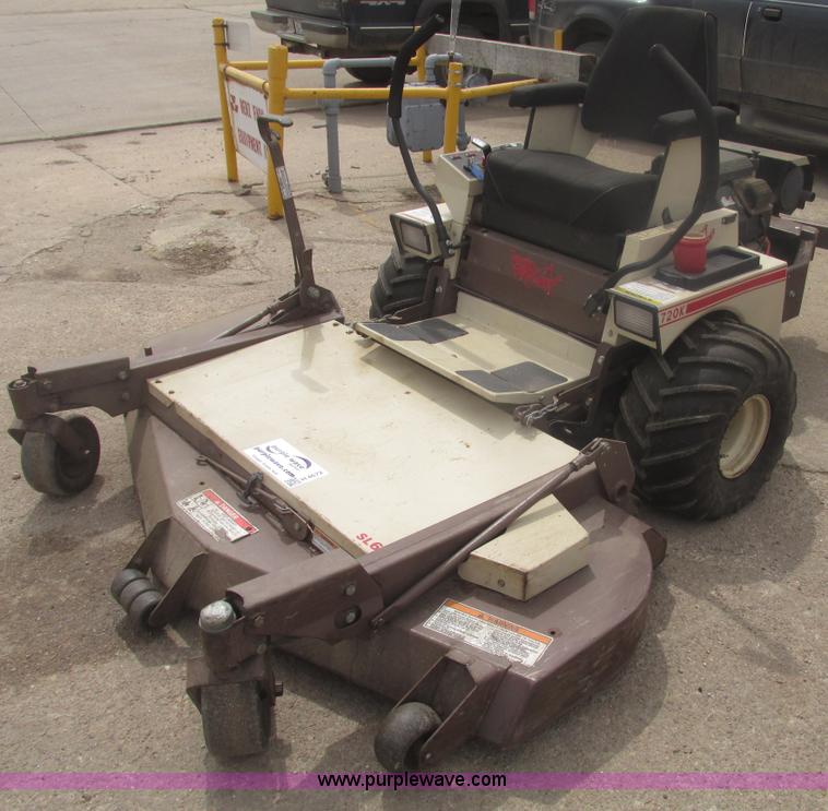 image for item H4672 Grasshopper 720K ZTR commercial mower