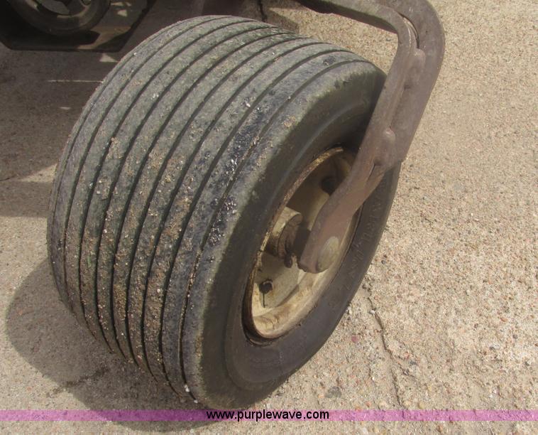 image for item H4672 Grasshopper 720K ZTR commercial mower