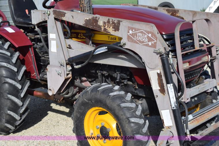 image for item H5120 2003 Taskmaster 438E MFWD tractor