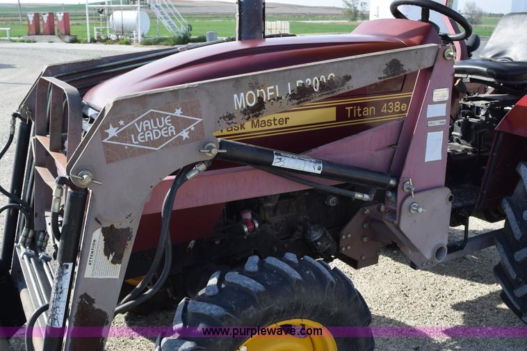 image for item H5120 2003 Taskmaster 438E MFWD tractor