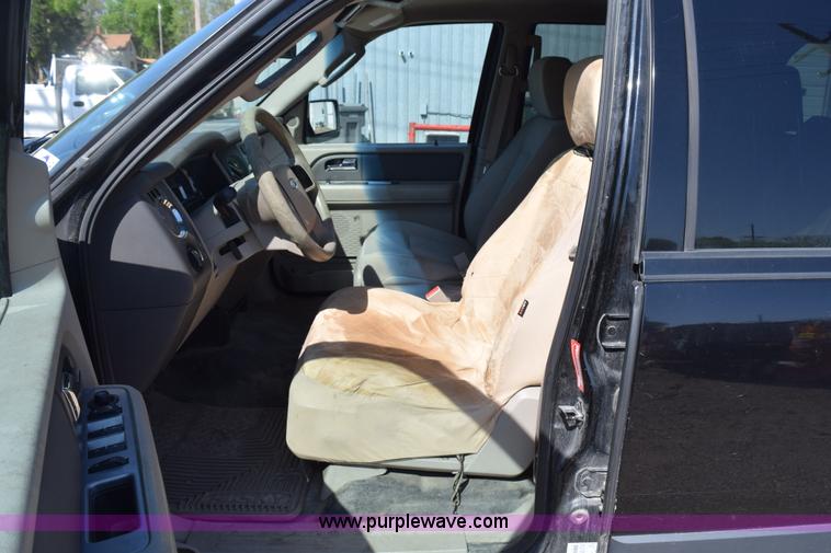 image for item H5143 2007 Ford Expedition SUV