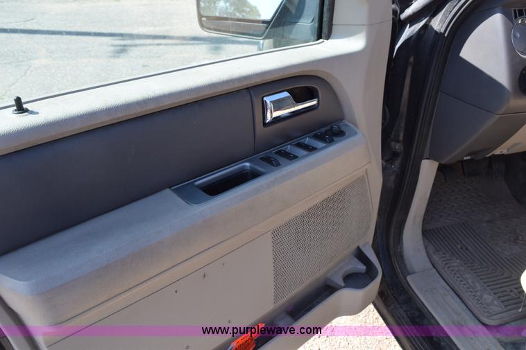 image for item H5143 2007 Ford Expedition SUV