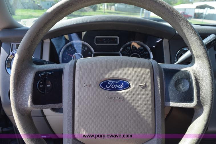 image for item H5143 2007 Ford Expedition SUV