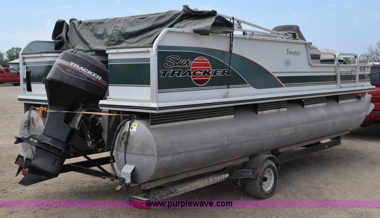image for item H5213 2000 Sun Tracker 21' pontoon boat