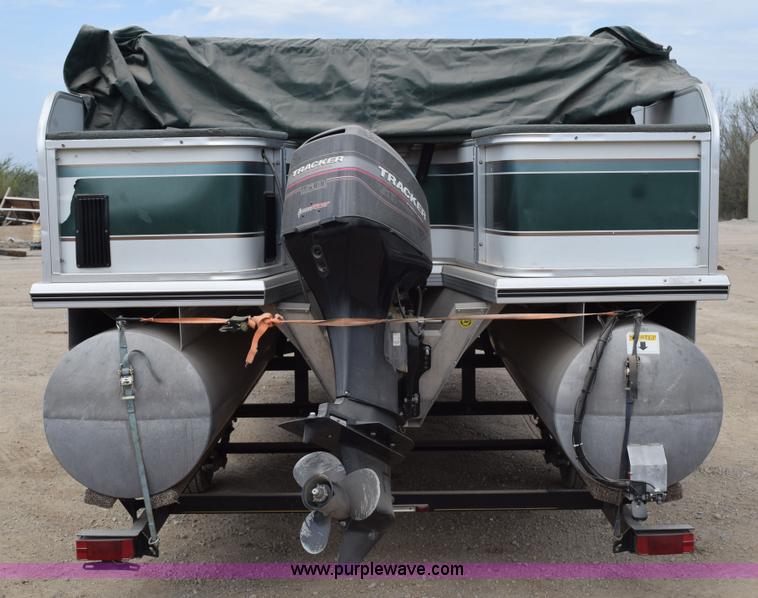 image for item H5213 2000 Sun Tracker 21' pontoon boat