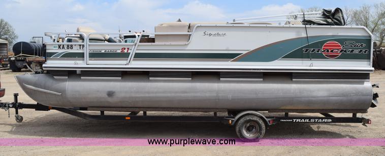 image for item H5213 2000 Sun Tracker 21' pontoon boat