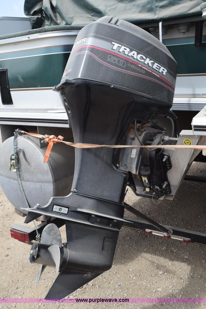image for item H5213 2000 Sun Tracker 21' pontoon boat