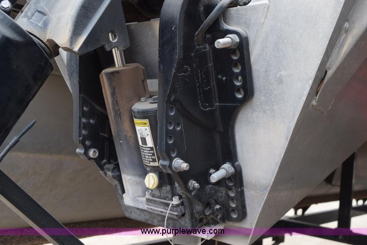 image for item H5213 2000 Sun Tracker 21' pontoon boat