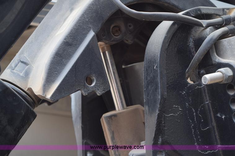 image for item H5213 2000 Sun Tracker 21' pontoon boat