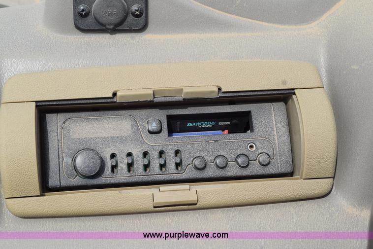 image for item H5213 2000 Sun Tracker 21' pontoon boat