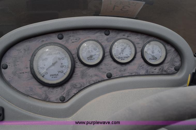 image for item H5213 2000 Sun Tracker 21' pontoon boat