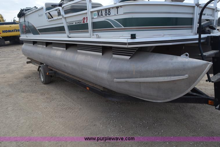image for item H5213 2000 Sun Tracker 21' pontoon boat