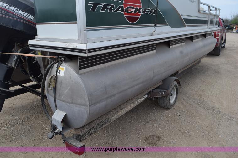 image for item H5213 2000 Sun Tracker 21' pontoon boat