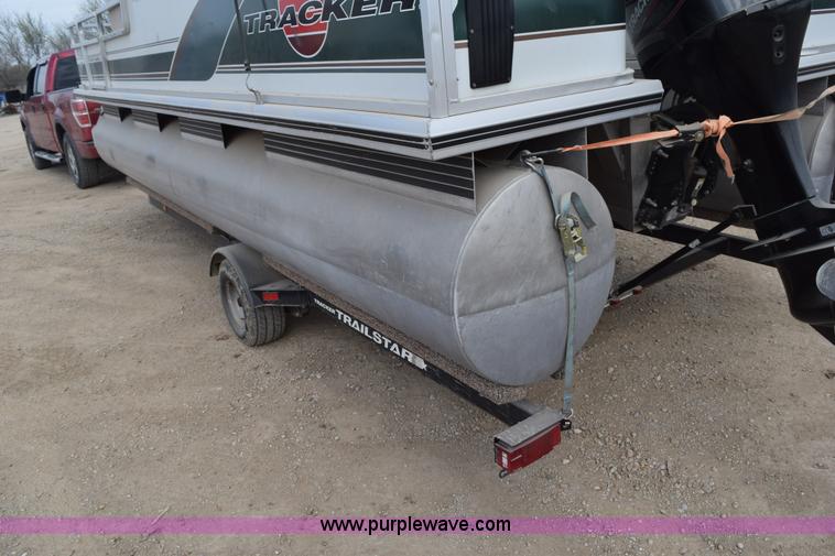 image for item H5213 2000 Sun Tracker 21' pontoon boat