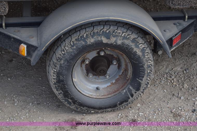 image for item H5213 2000 Sun Tracker 21' pontoon boat