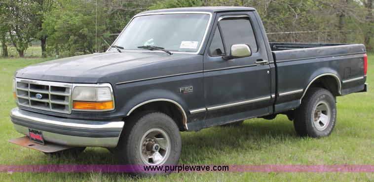 image for item H5838 1992 Ford F150 pickup truck